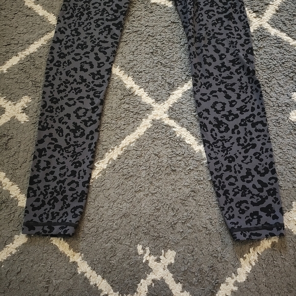 Athleta | Elation Leopard Ultra High Rise Leggings XS - Picture 3 of 10